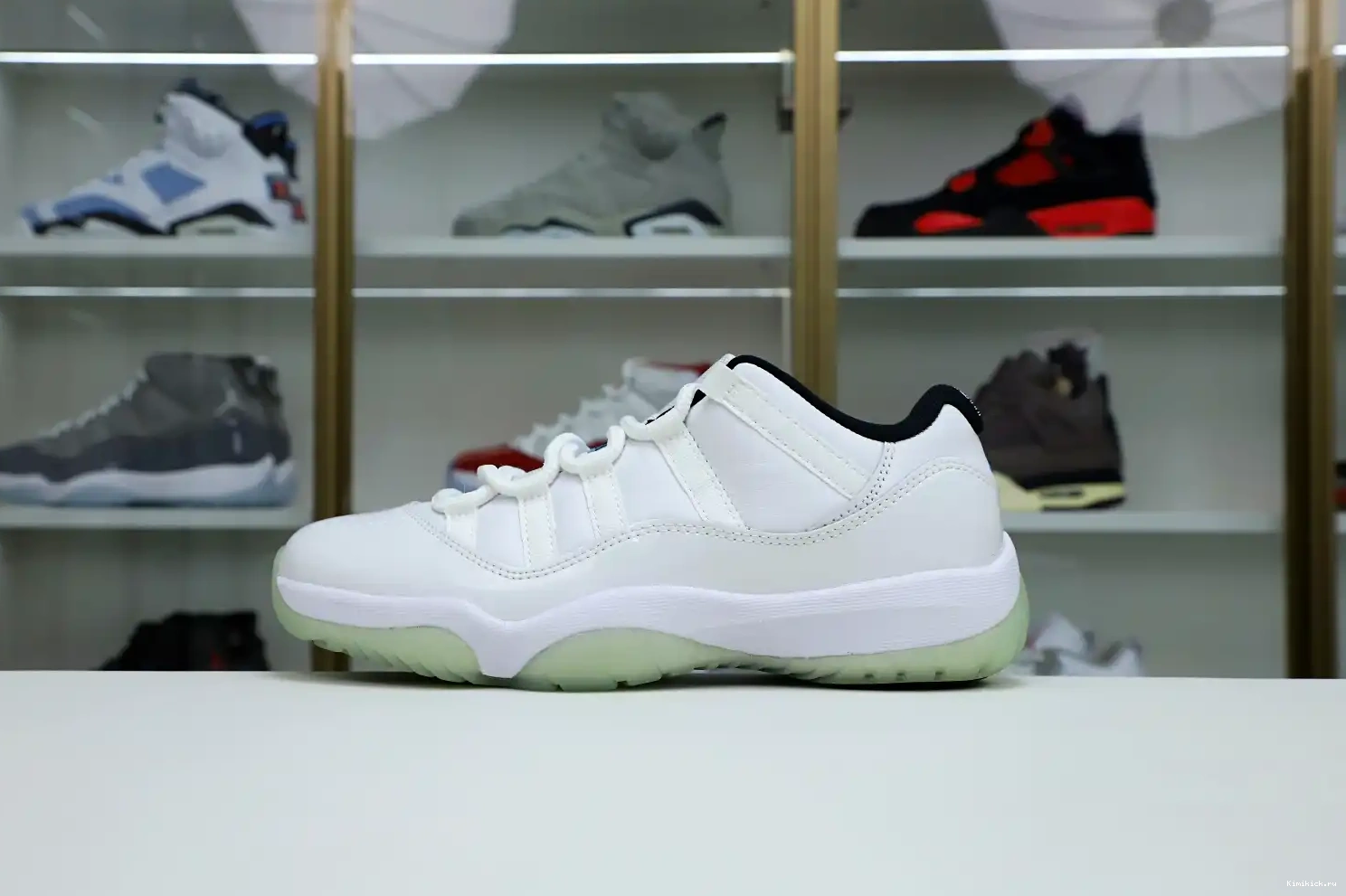 JORDAN Kimikick LOW BLUE AIR LEGEND RETRO 11 0428